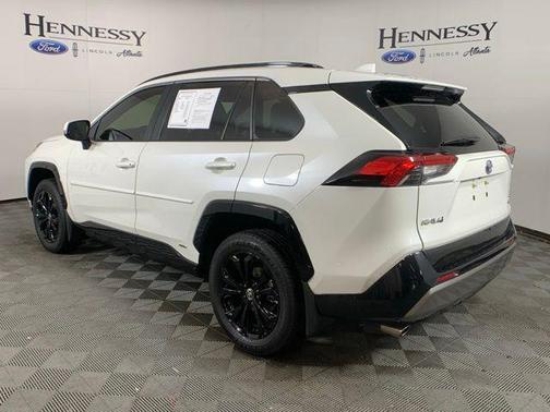 2022 Toyota RAV4 Hybrid SE