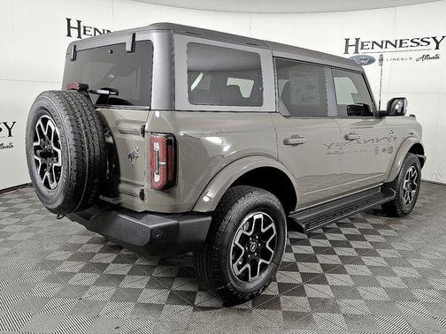 2025 Ford Bronco Outer Banks