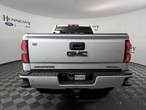 2016 GMC Sierra 2500 Denali