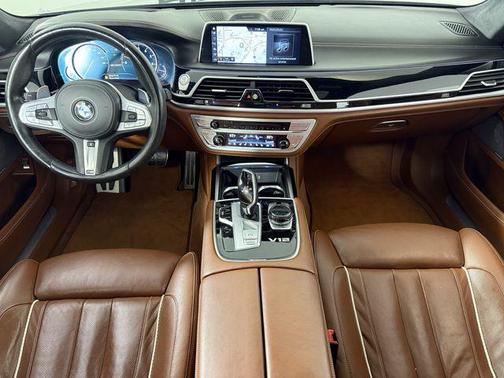 Azurite Black Metallic 2018 BMW M760 i