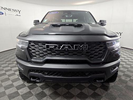 Diamond Black Crystal Pearlcoat 2025 RAM 1500 RHO Crew Cab 4x4 5'7' Box