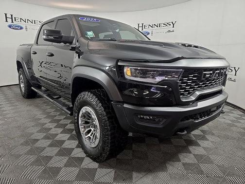 Diamond Black Crystal Pearlcoat 2025 RAM 1500 RHO Crew Cab 4x4 5'7' Box