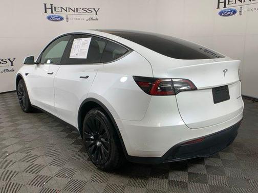 2022 Tesla Model Y Long Range Dual Motor All-Wheel Drive