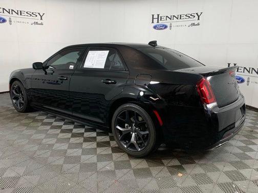 2022 Chrysler 300 S