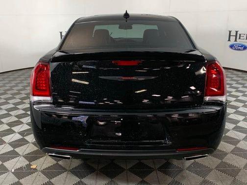 2022 Chrysler 300 S