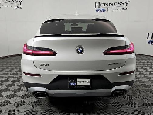 White Metallic 2024 BMW X4 xDrive30i