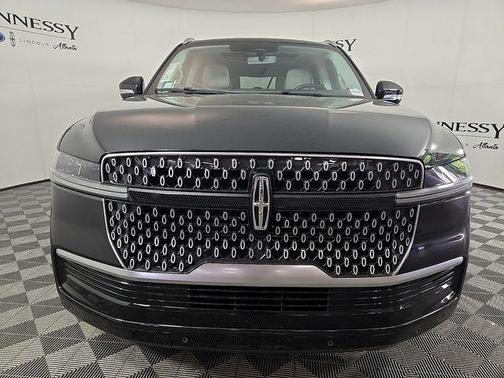 Infinite Black Metallic Clearcoat 2026 Lincoln Navigator Reserve