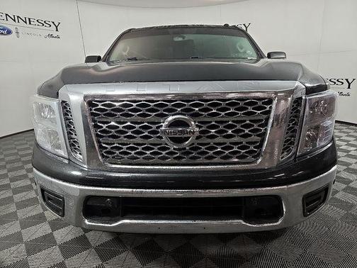 2019 Nissan Titan SV