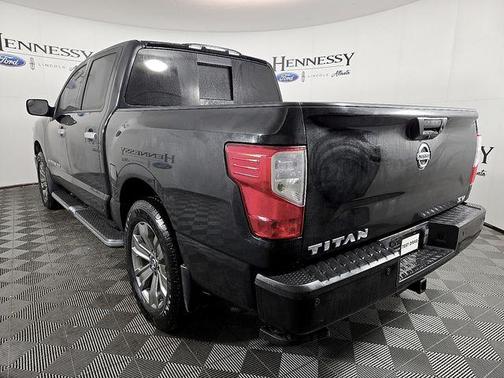 2019 Nissan Titan SV
