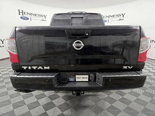 2019 Nissan Titan SV