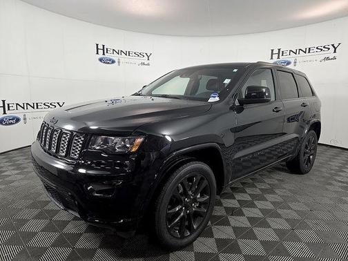 Diamond Black Crystal Pearlcoat 2021 Jeep Grand Cherokee Laredo