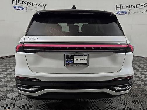 White Platinum Metallic Tri-Coat 2026 Lincoln Nautilus Reserve