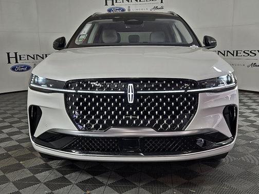 White Platinum Metallic Tri-Coat 2026 Lincoln Nautilus Reserve