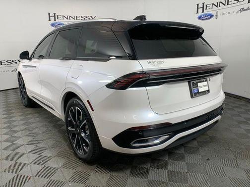 2025 Lincoln Nautilus Reserve