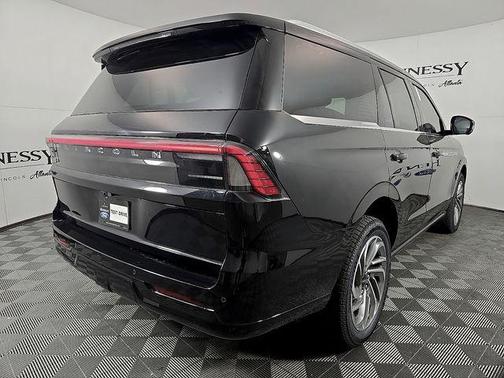 Infinite Black Metallic Clearcoat 2026 Lincoln Navigator Reserve