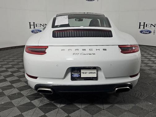 2017 Porsche 911 Carrera