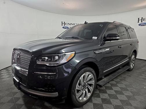 Starlight Gray Metallic Premium Colorant 2024 Lincoln Navigator Premiere
