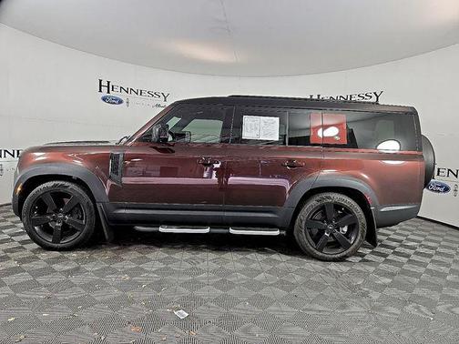 2023 Land Rover Defender 130 SE