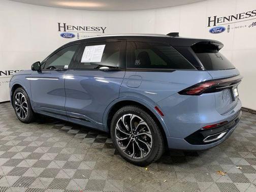 2025 Lincoln Nautilus Reserve