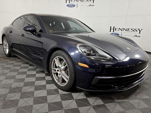 2018 Porsche Panamera 4
