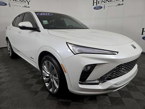 White Frost Tricoat 2025 Buick Envista Avenir FWD