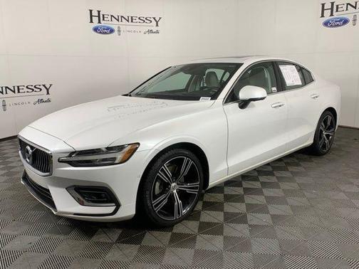 2022 Volvo S60 T5