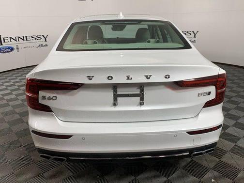 2022 Volvo S60 T5