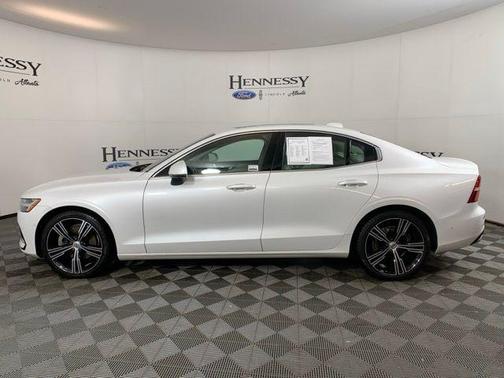 2022 Volvo S60 T5