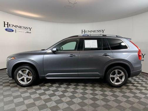 2017 Volvo XC90 T5 Momentum