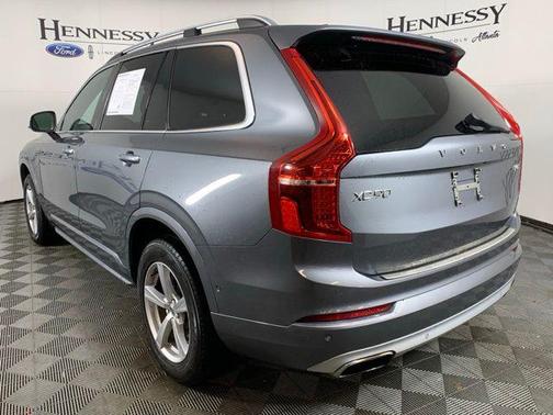 2017 Volvo XC90 T5 Momentum