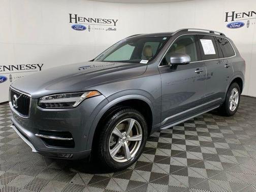2017 Volvo XC90 T5 Momentum