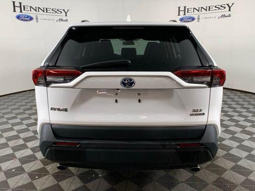 2022 Toyota RAV4 Hybrid XLE