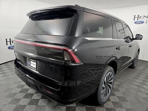 Infinite Black Metallic Clearcoat 2026 Lincoln Navigator Black Label