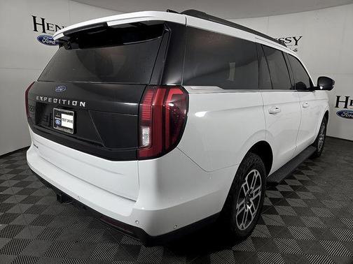 Oxford White 2025 Ford Expedition Active