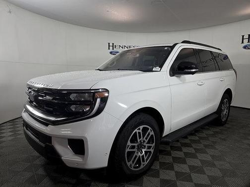 Oxford White 2025 Ford Expedition Active