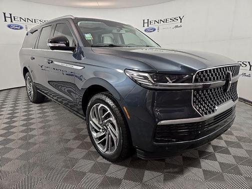 Flight Blue Metallic Clearcoat 2026 Lincoln Navigator Reserve