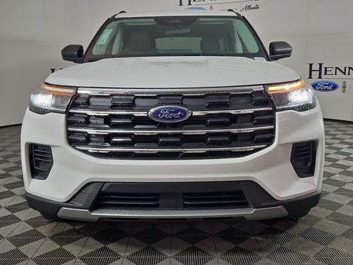 Star White Metallic Tri-Coat 2026 Ford Explorer Active