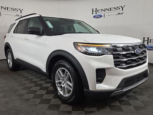 Star White Metallic Tri-Coat 2026 Ford Explorer Active