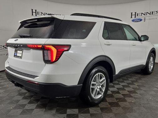 Star White Metallic Tri-Coat 2026 Ford Explorer Active