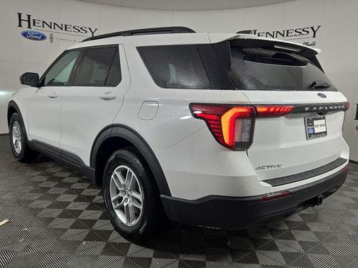 Star White Metallic Tri-Coat 2026 Ford Explorer Active