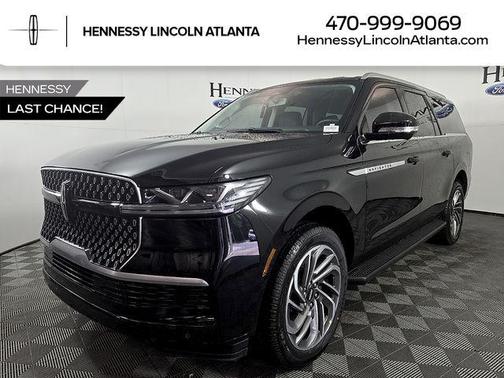 Infinite Black Metallic Clearcoat 2026 Lincoln Navigator Premiere