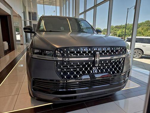 Chroma Caviar D 2026 Lincoln Navigator Black Label