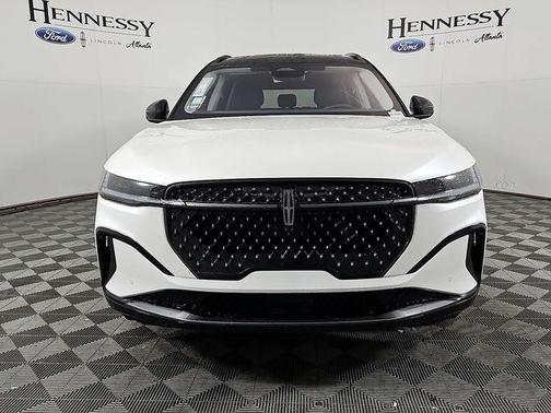 White Platinum Metallic Tri-Coat 2026 Lincoln Nautilus Reserve