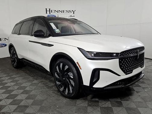 White Platinum Metallic Tri-Coat 2026 Lincoln Nautilus Reserve