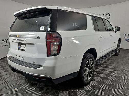 Summit White 2021 Chevrolet Suburban LT