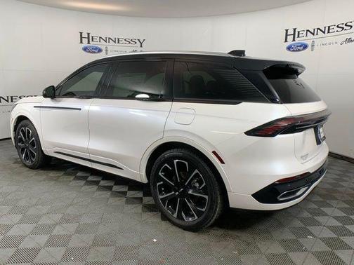 2025 Lincoln Nautilus Reserve