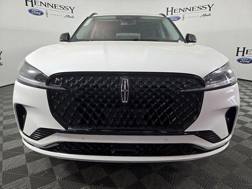 Pristine White Metallic Tri-Coat 2026 Lincoln Aviator Premiere