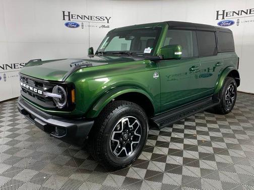 2025 Ford Bronco Outer Banks