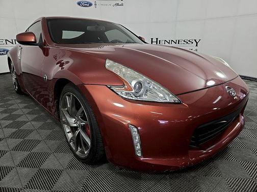 Magma Red 2015 Nissan 370Z Sport Tech
