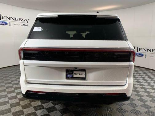Pristine White Metallic Tri-Coat 2025 Lincoln Navigator Reserve